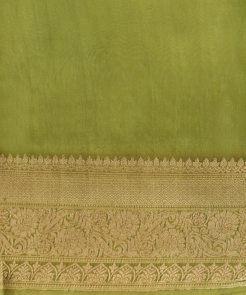 Henna_Green_Handloom_Pure_Organza_Silk_Banarasi_Saree_With_Gold_Zari_Border_And_Kadhwa_Boota_WeaverStory_06