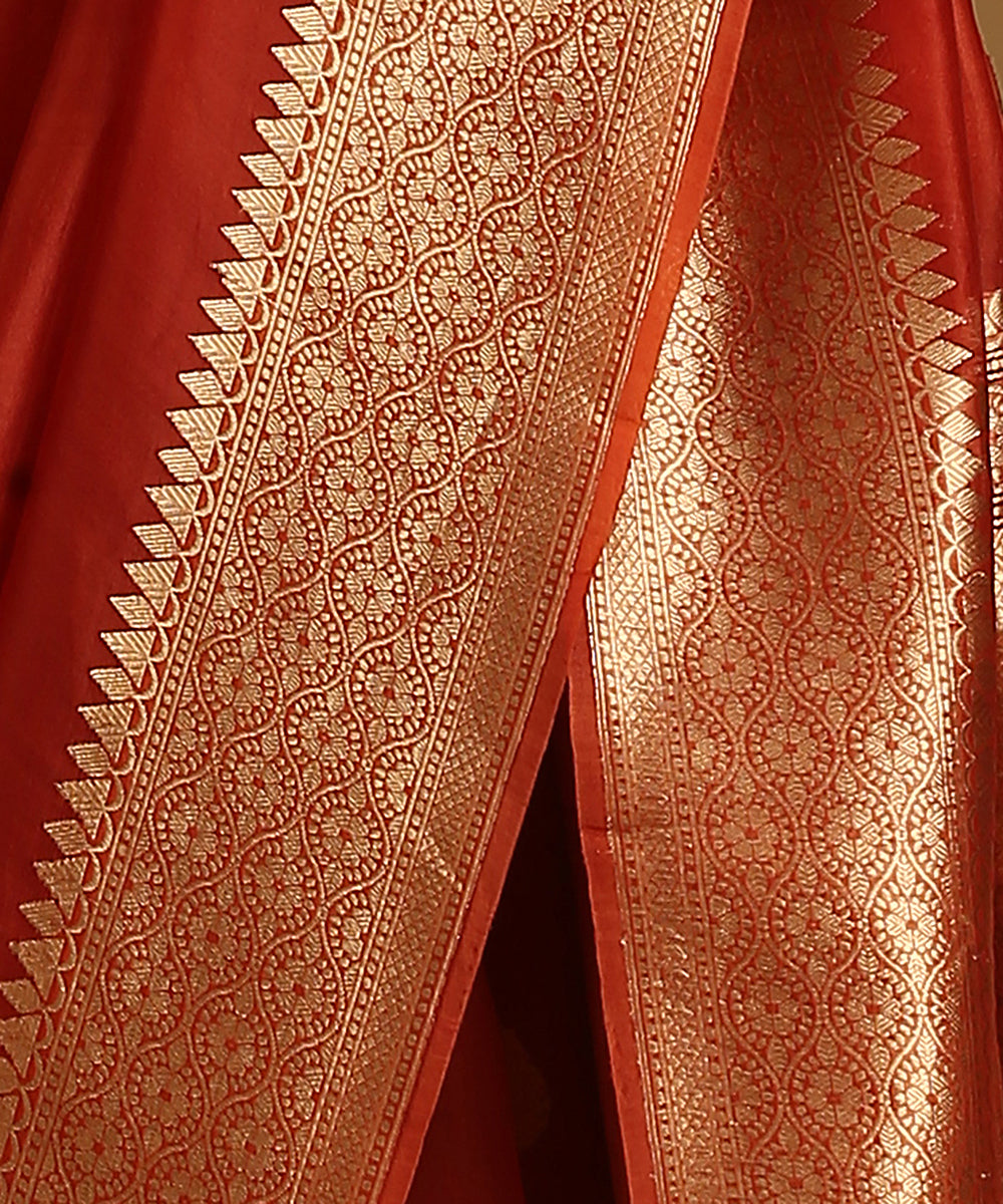 Handloom_Rust_Pure_Organza_Silk_Banarasi_Saree_With_Gold_Zari_Border_And_Kadhwa_Boota_WeaverStory_04