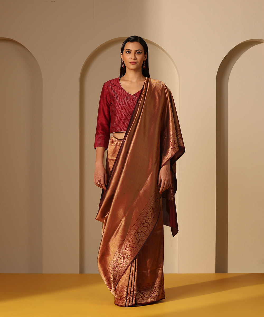 Purple_And_Copper_Handloom_Pure_Tissue_Zari_Tanchoi_Saree_With_Sona_Rupa_Border_WeaverStory_02