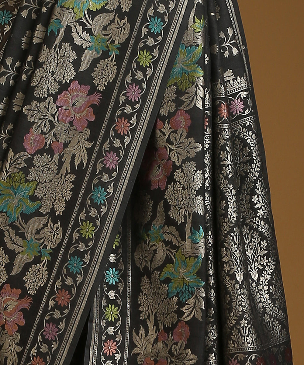 Black_Handloom_Pure_Tusser_Georgette_Banarasi_Saree_With_All_Over_Floral_Motifs_WeaverStory_04
