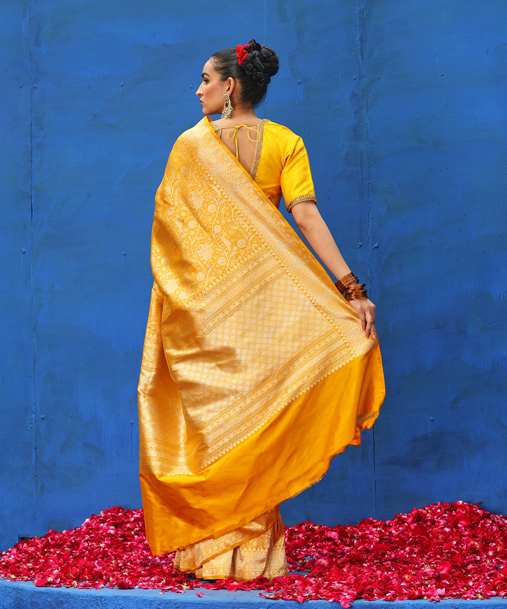 Handloom_Mustard_Pure_Katan_Silk_Shikargah_Banarasi_Saree_WeaverStory_03