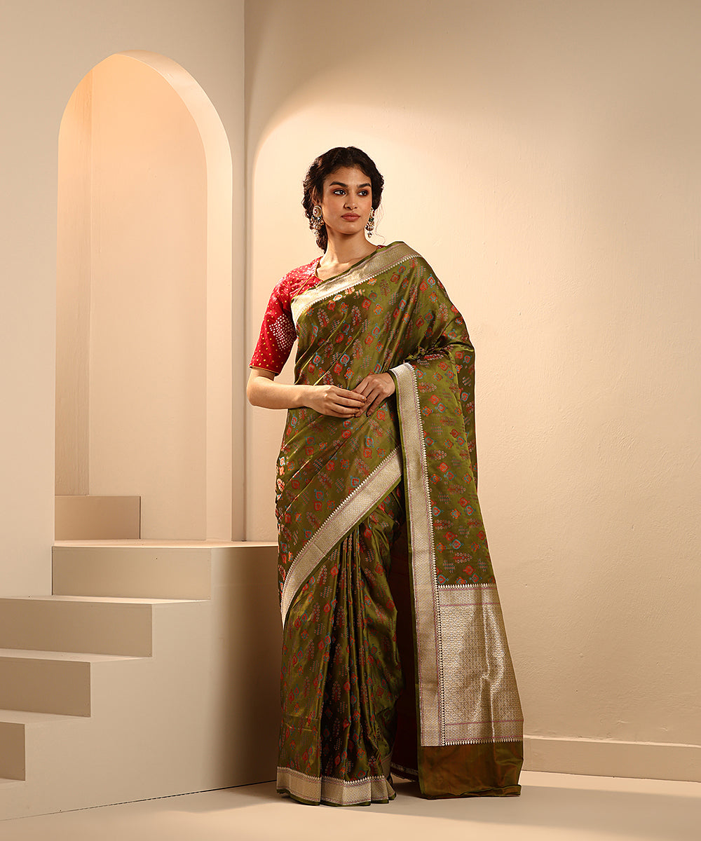 Handloom_Olive_Green_Pure_Satin_Silk_Tanchoi_Banarasi_Saree_With_Meenakari_WeaverStory_02