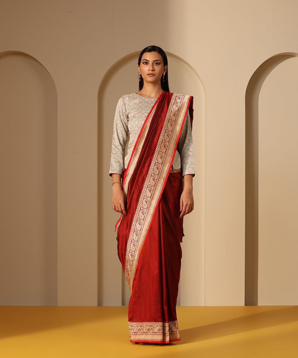 Maroon_Handloom_Pure_Katan_Silk_Plain_Banarasi_Saree_With_Konia_And_Meenakari_Border_WeaverStory_02