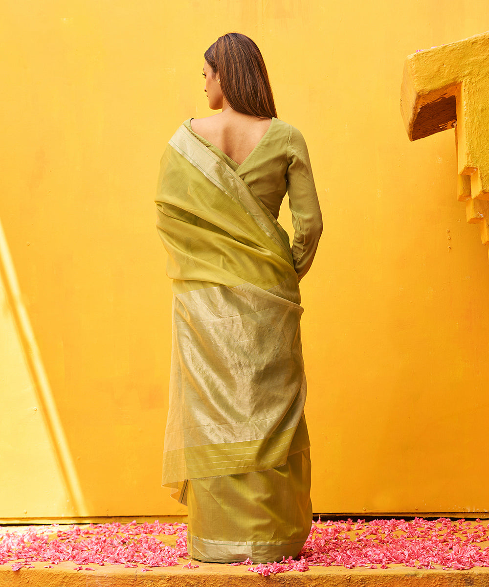 Fresh_Green_Handloom_Pure_Cotton_Silk_Chanderi_Saree_With_Gold_Zari_Border_WeaverStory_03