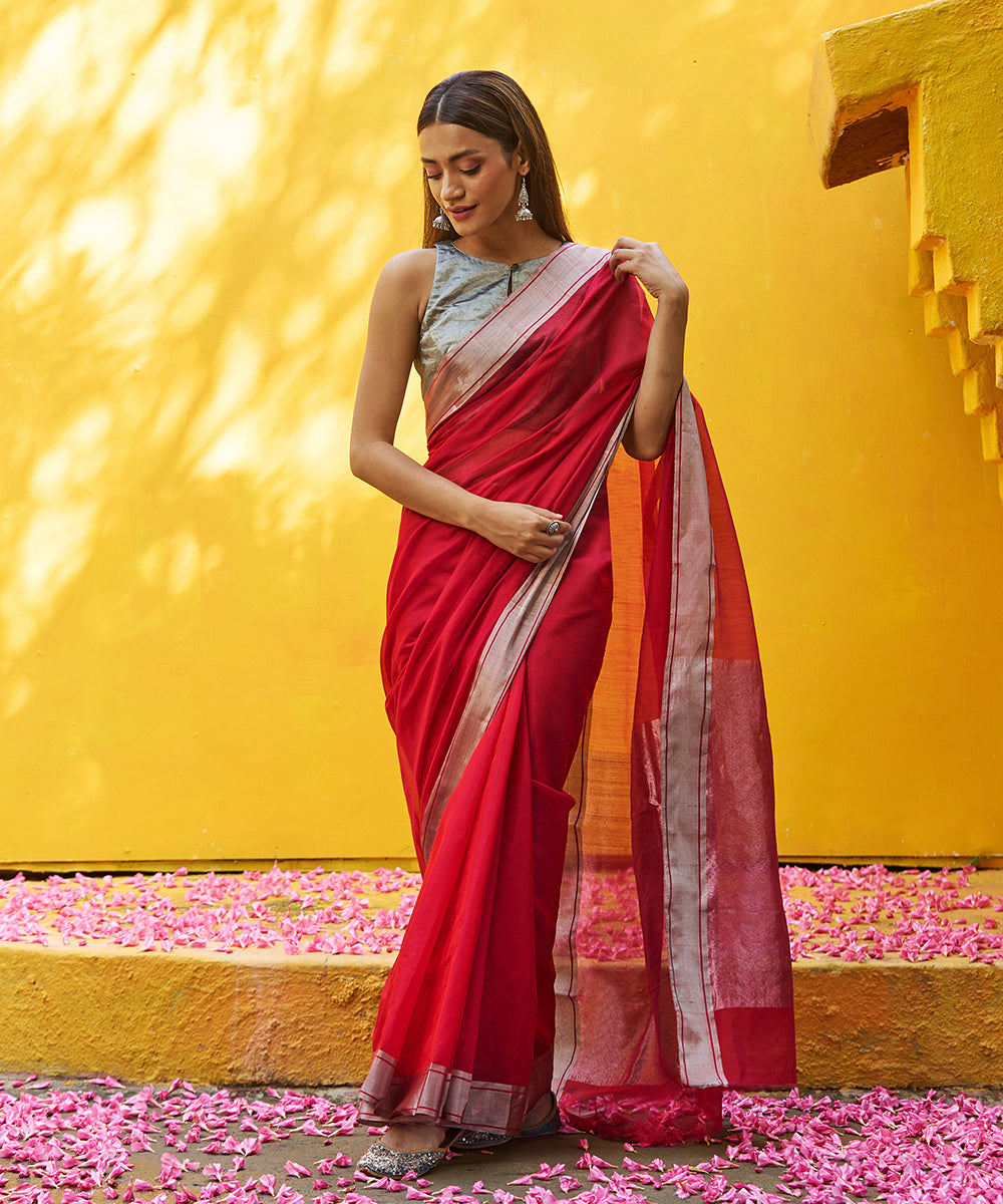 Handloom_Pink_And_Red_Dual_Tone_Pure_Cotton_Silk_Chanderi_Saree_WeaverStory_02