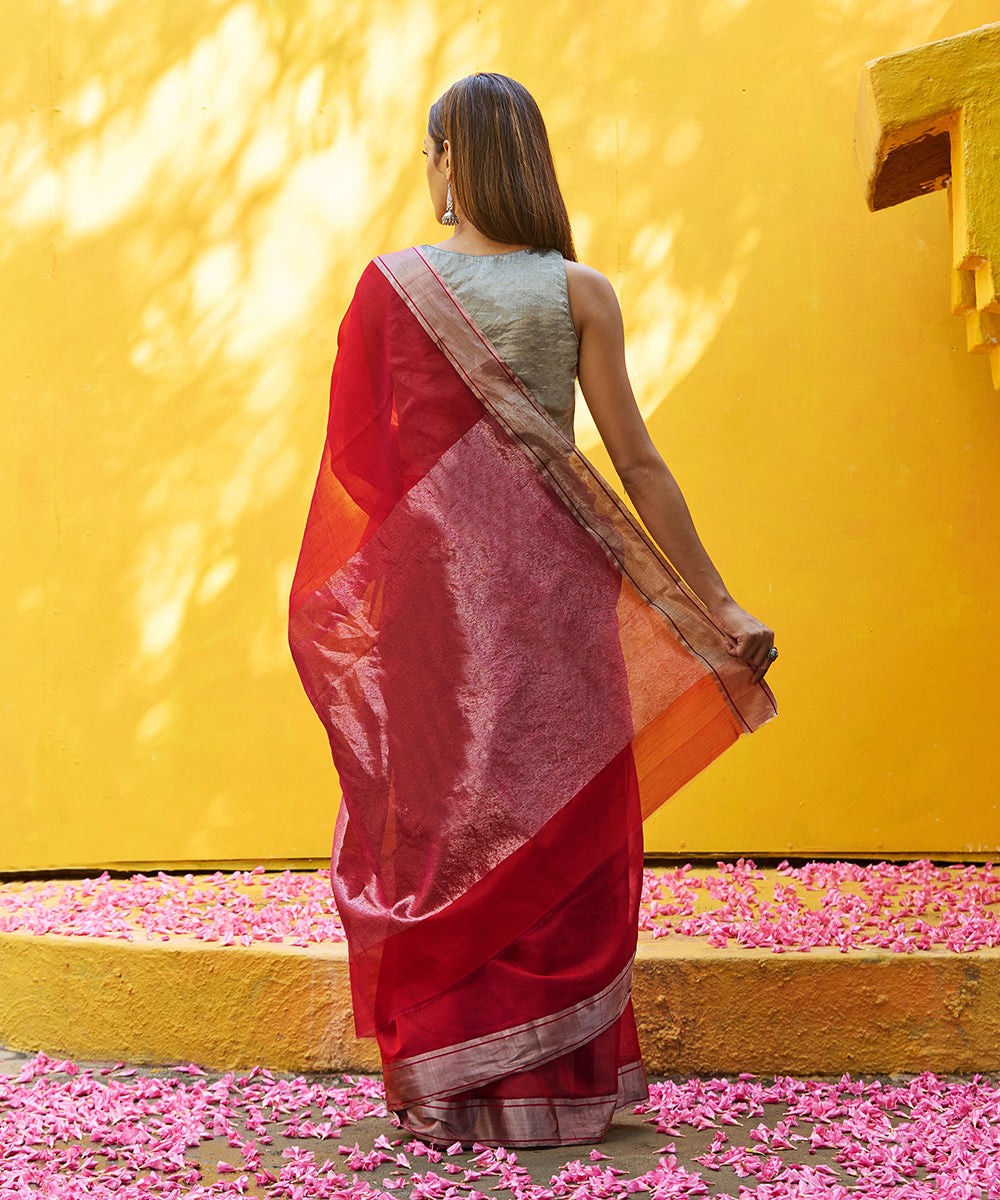 Handloom_Pink_And_Red_Dual_Tone_Pure_Cotton_Silk_Chanderi_Saree_WeaverStory_03