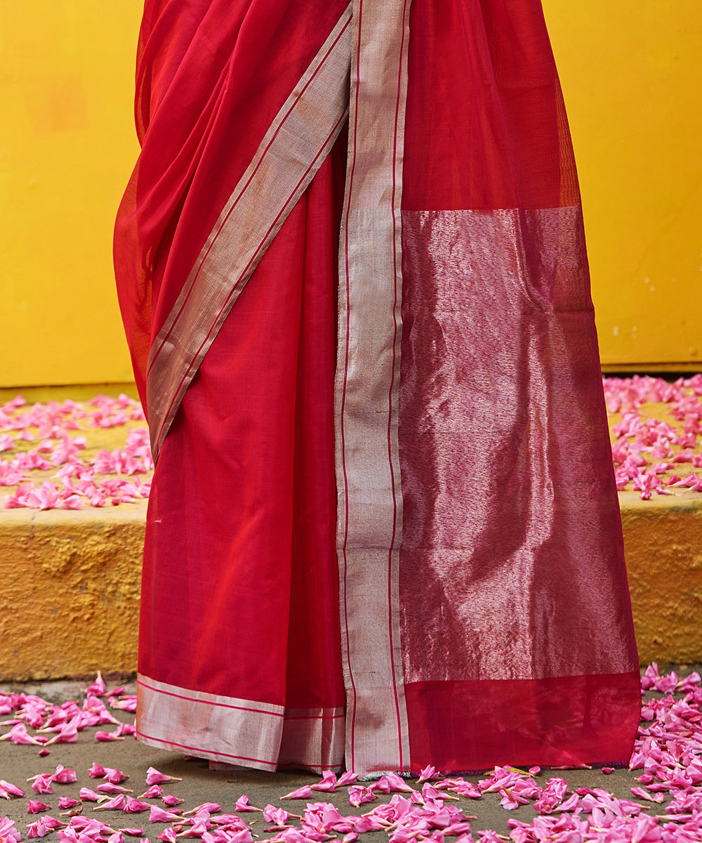 Handloom_Pink_And_Red_Dual_Tone_Pure_Cotton_Silk_Chanderi_Saree_WeaverStory_04
