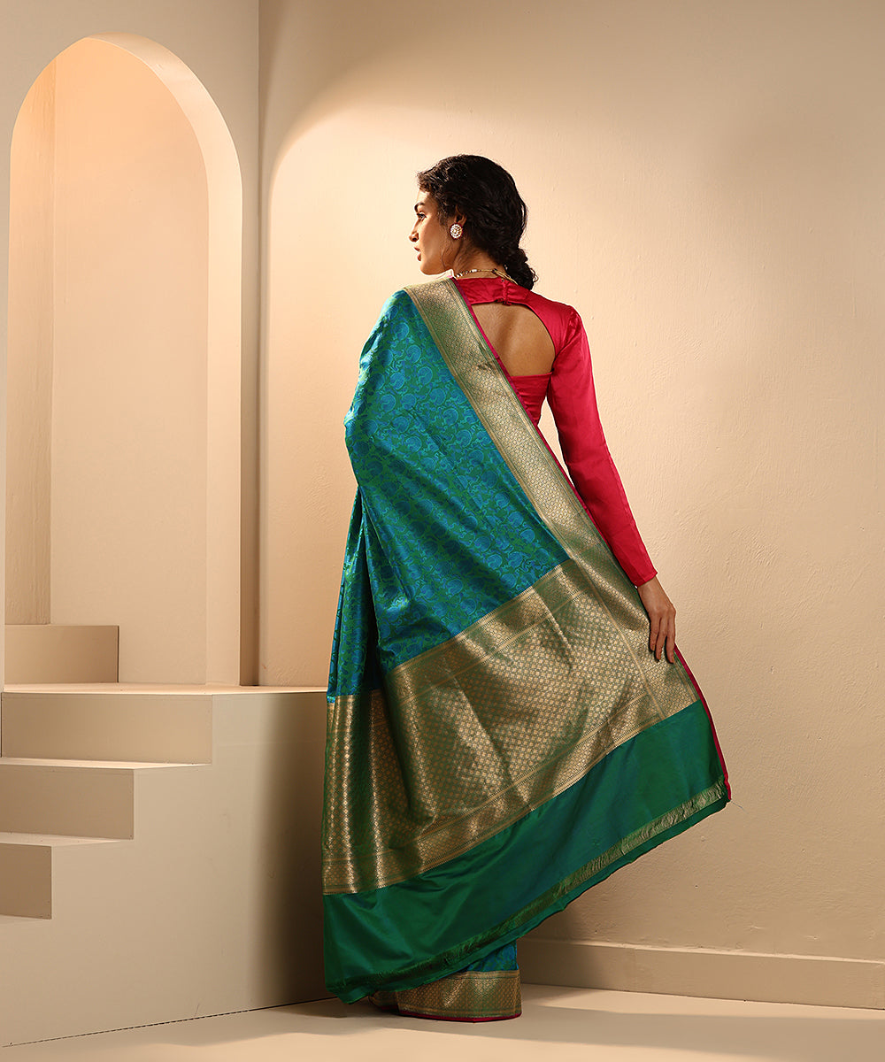 Handloom_Green_And_Blue_Dual_Tone_Tanchoi_Banarasi_Saree_With_Zari_Border_WeaverStory_03