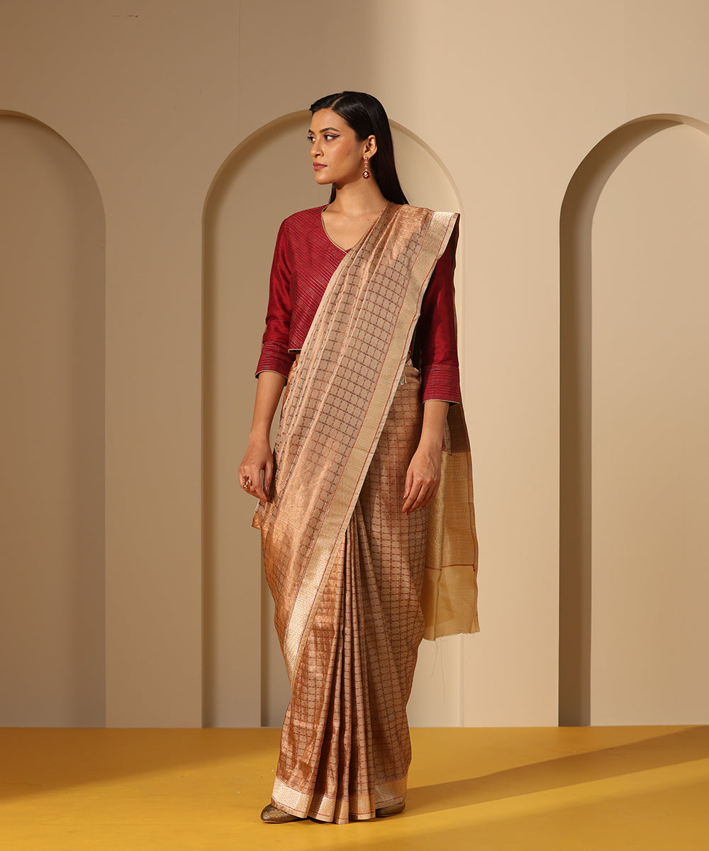 Handloom_Golden_Tissue_Silk_Tanchoi_Banarasi_Saree_With_Antique_Zari_WeaverStory_02