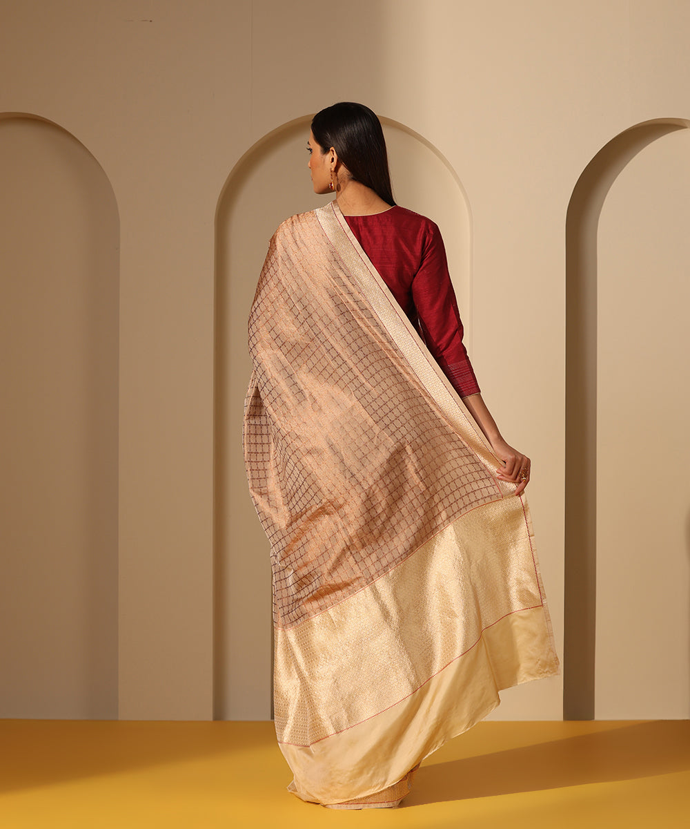 Handloom_Golden_Tissue_Silk_Tanchoi_Banarasi_Saree_With_Antique_Zari_WeaverStory_03