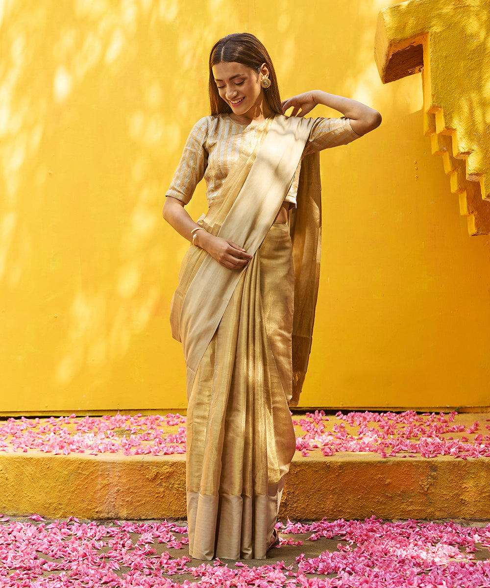 Gold_Handloom_Pure_Tissue_Chanderi_Saree_With_Beige_Border_WeaverStory_02