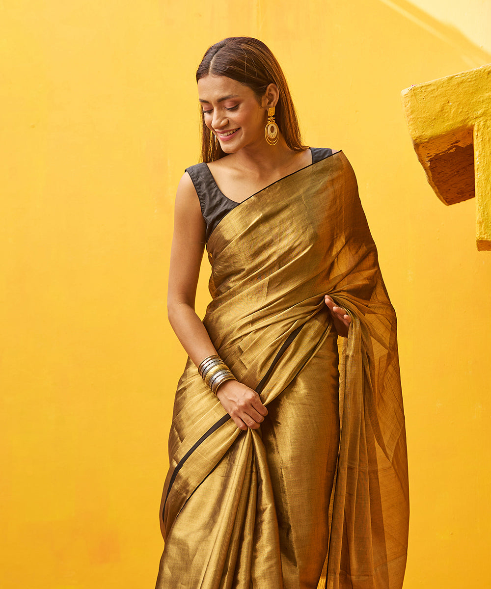 Handloom_Gold_Pure_Tissue_Chanderi_Saree_With_Black_Thin_Border_WeaverStory_01