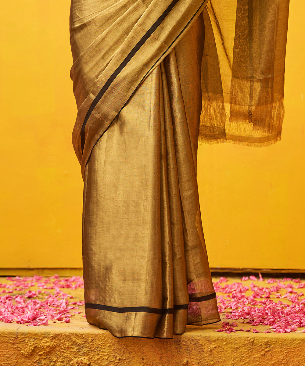 Handloom_Gold_Pure_Tissue_Chanderi_Saree_With_Black_Thin_Border_WeaverStory_04