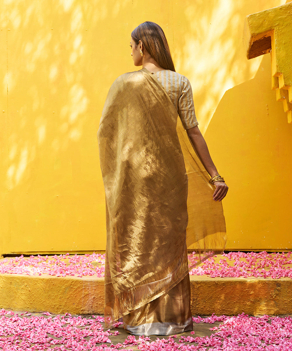 Handloom_Gold_Pure_Tissue_Chanderi_Saree_With_Silver_Border_WeaverStory_03