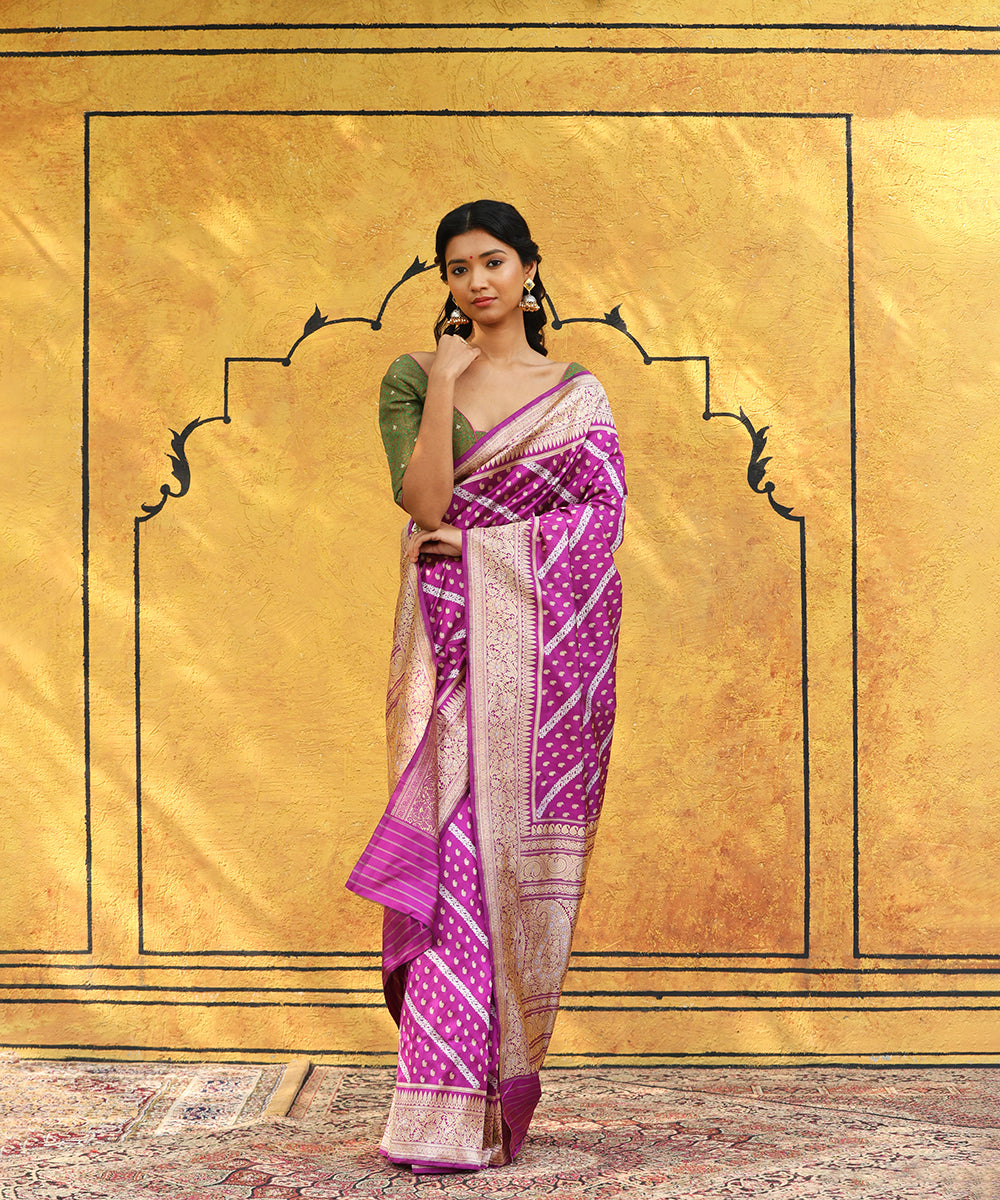 Purple_Handloom_Pure_Katan_Silk_Banarasi_Saree_With_Daigonal_Bel_WeaverStory_02