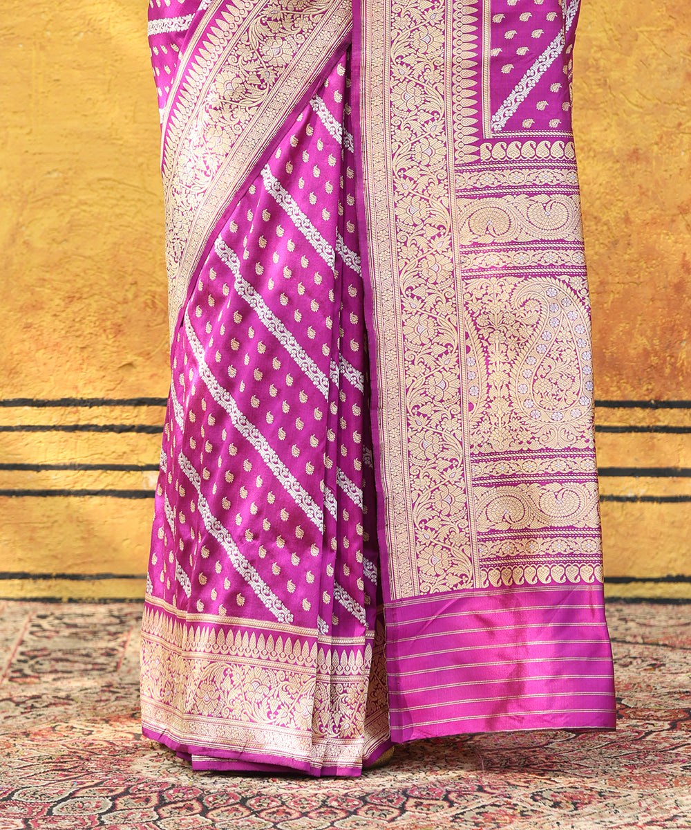 Purple_Handloom_Pure_Katan_Silk_Banarasi_Saree_With_Daigonal_Bel_WeaverStory_04