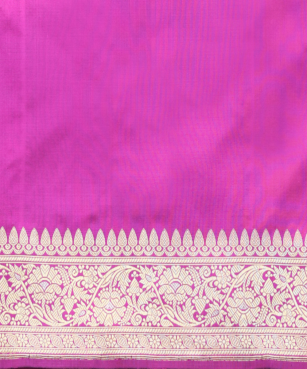 Purple_Handloom_Pure_Katan_Silk_Banarasi_Saree_With_Daigonal_Bel_WeaverStory_05