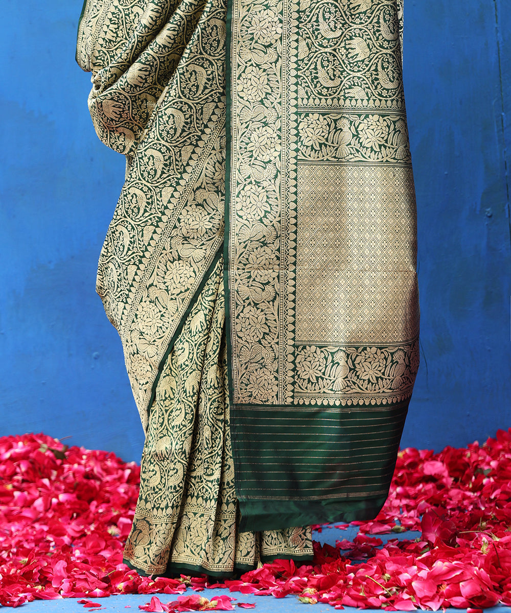 Handloom_Dark_Green_Parrot_Pure_Katan_Silk_Shikargah_Banarasi_Saree_With_And_Elephant_Motifs_WeaverStory_04
