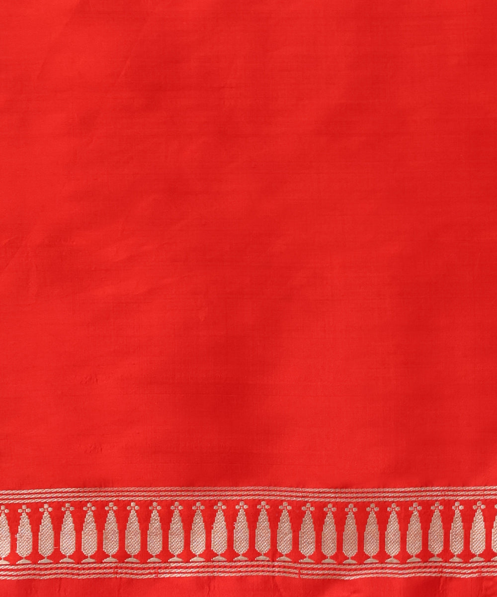 Handloom_Red_Pure_Katan_Silk_Brocade_Banarasi_Saree_With_Paisleys_WeaverStory_05