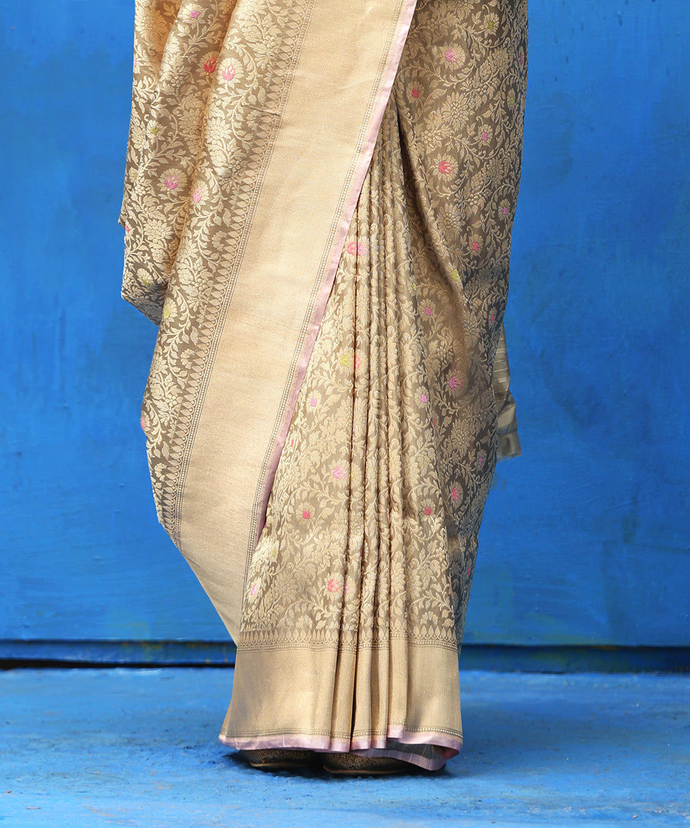 Grey_And_Gold_Handloom_Kimkhab_Banarasi_Saree_With_Pink_Meenakari_WeaverStory_04