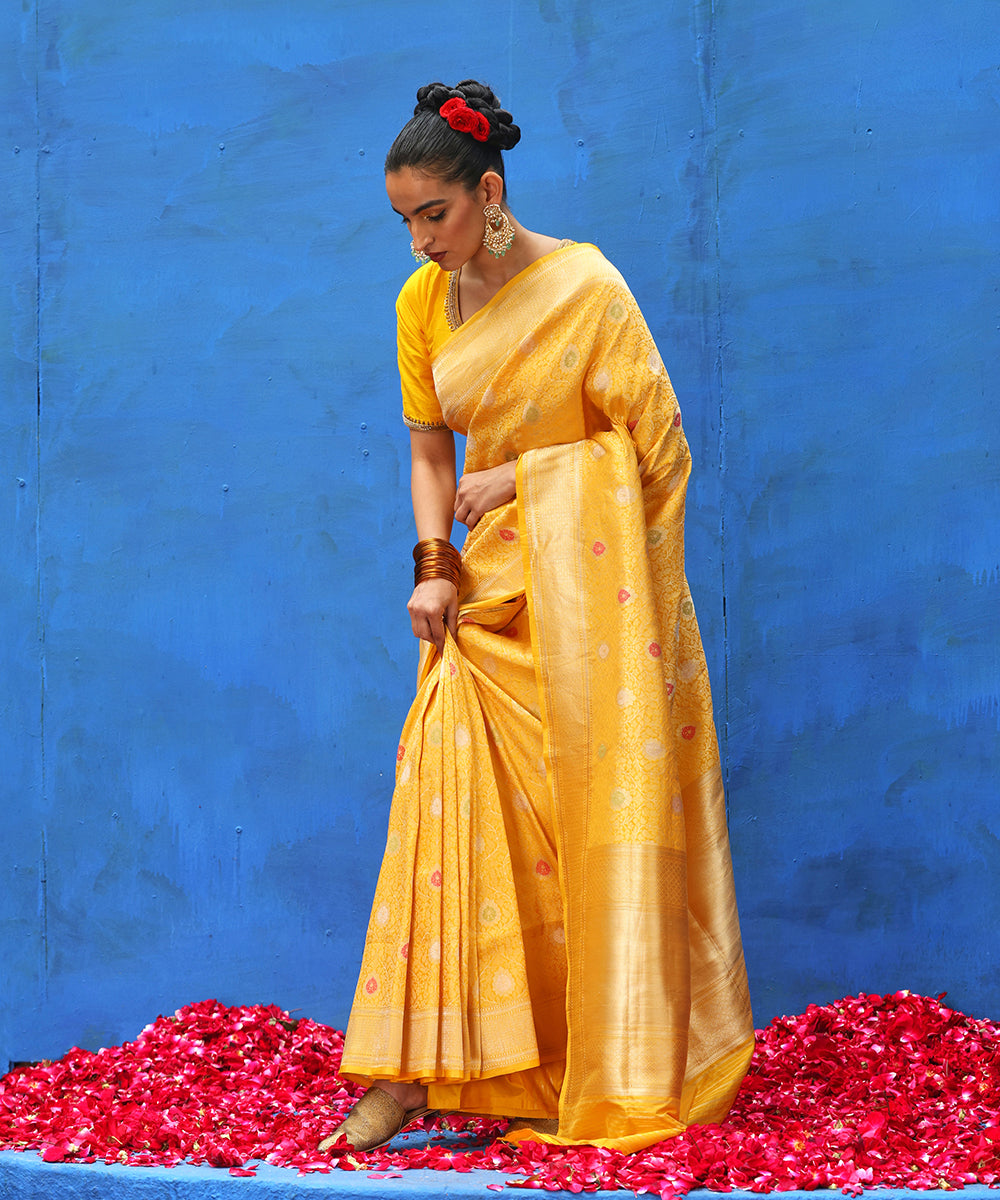 Yellow_Handloom_Pure_Katan_Silk_Kimkhab_Banarasi_Saree_With_Meenakari_WeaverStory_02