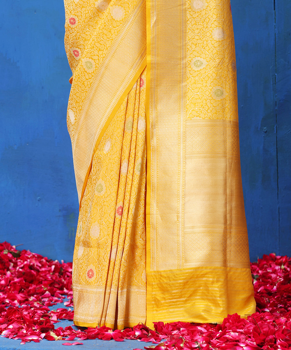 Yellow_Handloom_Pure_Katan_Silk_Kimkhab_Banarasi_Saree_With_Meenakari_WeaverStory_04
