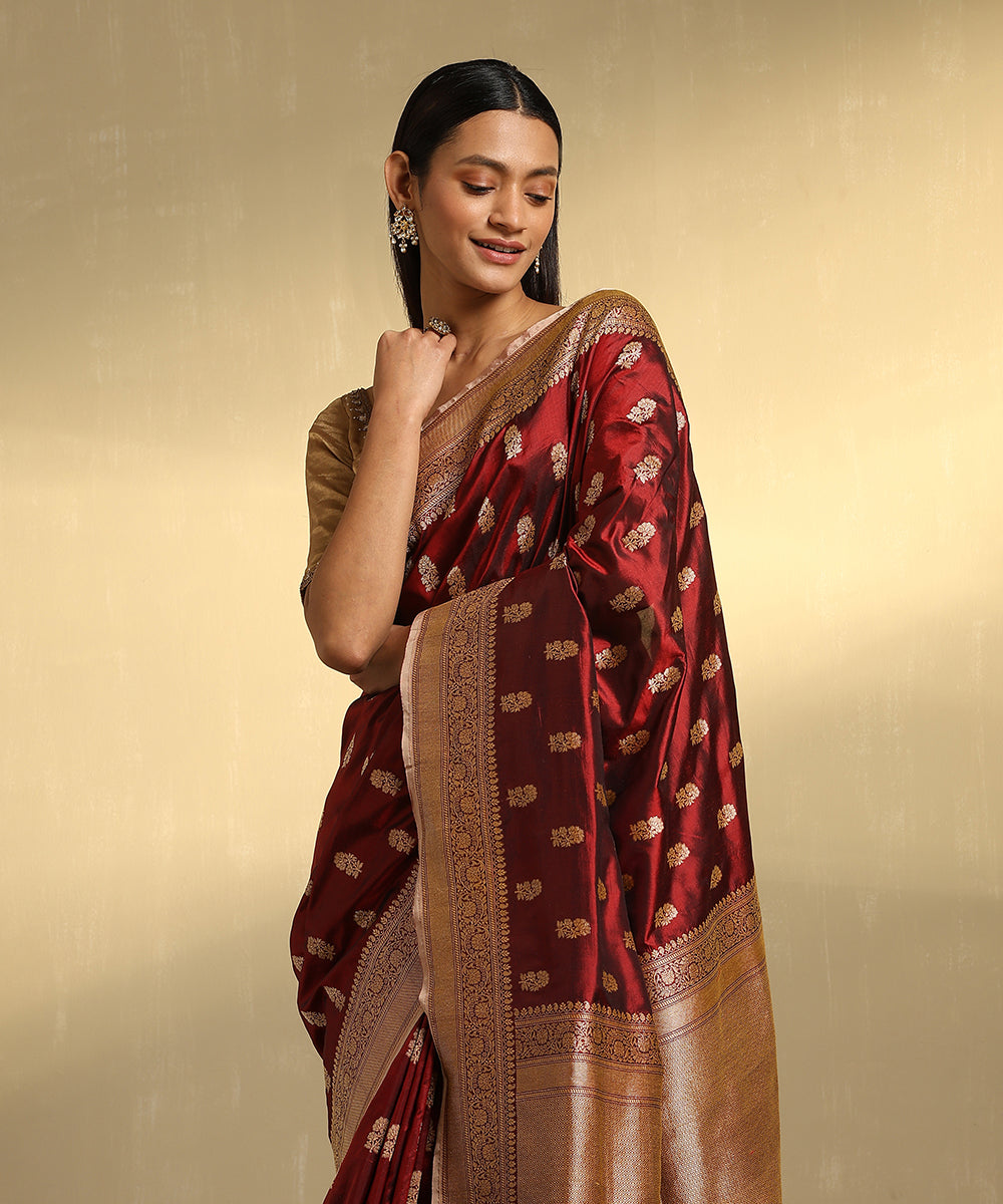 Handloom_Maroon_Pure_Katan_Silk_Banarasi_Saree_With_Zari_Booti_And_Kadhwa_Border_WeaverStory_02