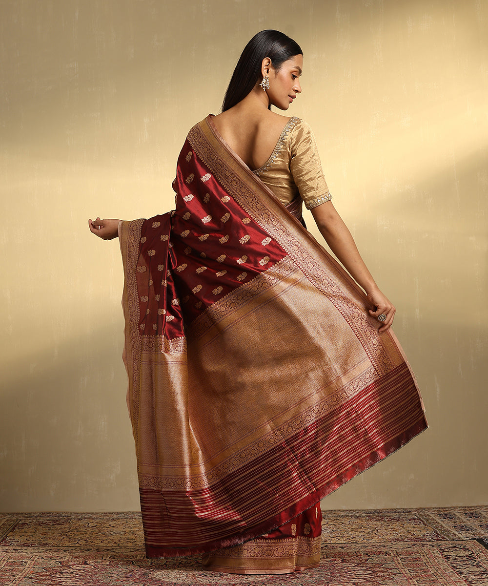 Handloom_Maroon_Pure_Katan_Silk_Banarasi_Saree_With_Zari_Booti_And_Kadhwa_Border_WeaverStory_03