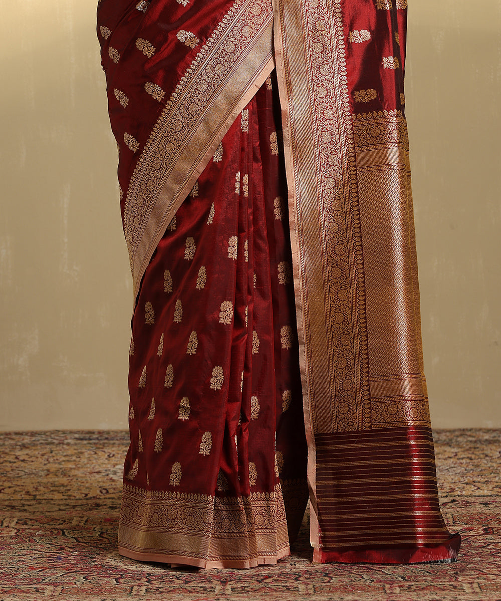 Handloom_Maroon_Pure_Katan_Silk_Banarasi_Saree_With_Zari_Booti_And_Kadhwa_Border_WeaverStory_04