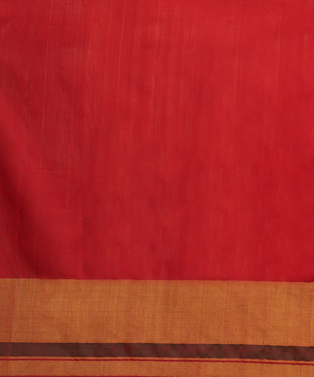 Red_And_Mustard_Handloom_Pure_Mulberry_Silk_Ikat_Patola_Saree_With_Green_Tissue_Border_WeaverStory_05
