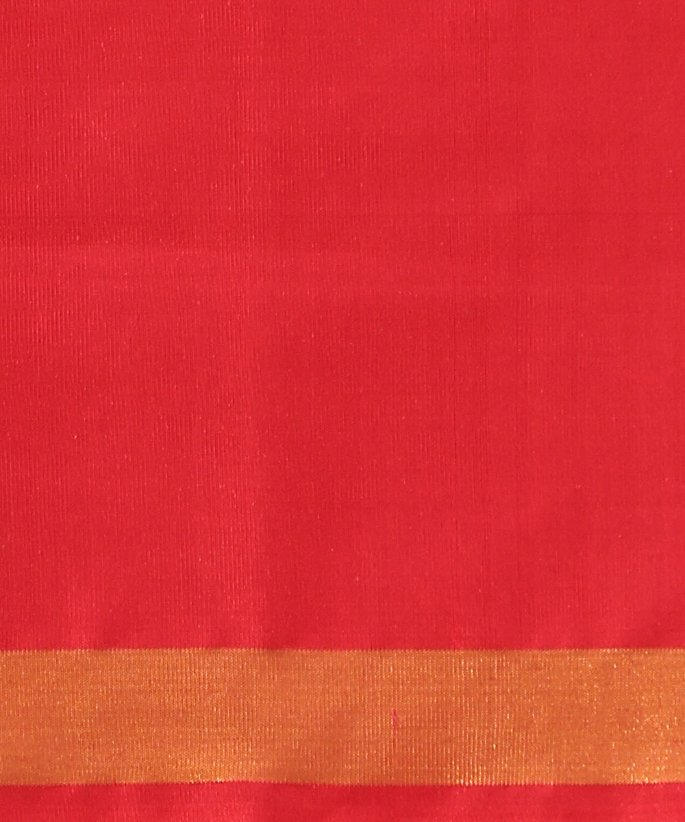 Beige_And_Red_Handloom_Pure_Mulberry_Silk_Ikat_Patola_Saree_With_Tissue_Border_WeaverStory_05