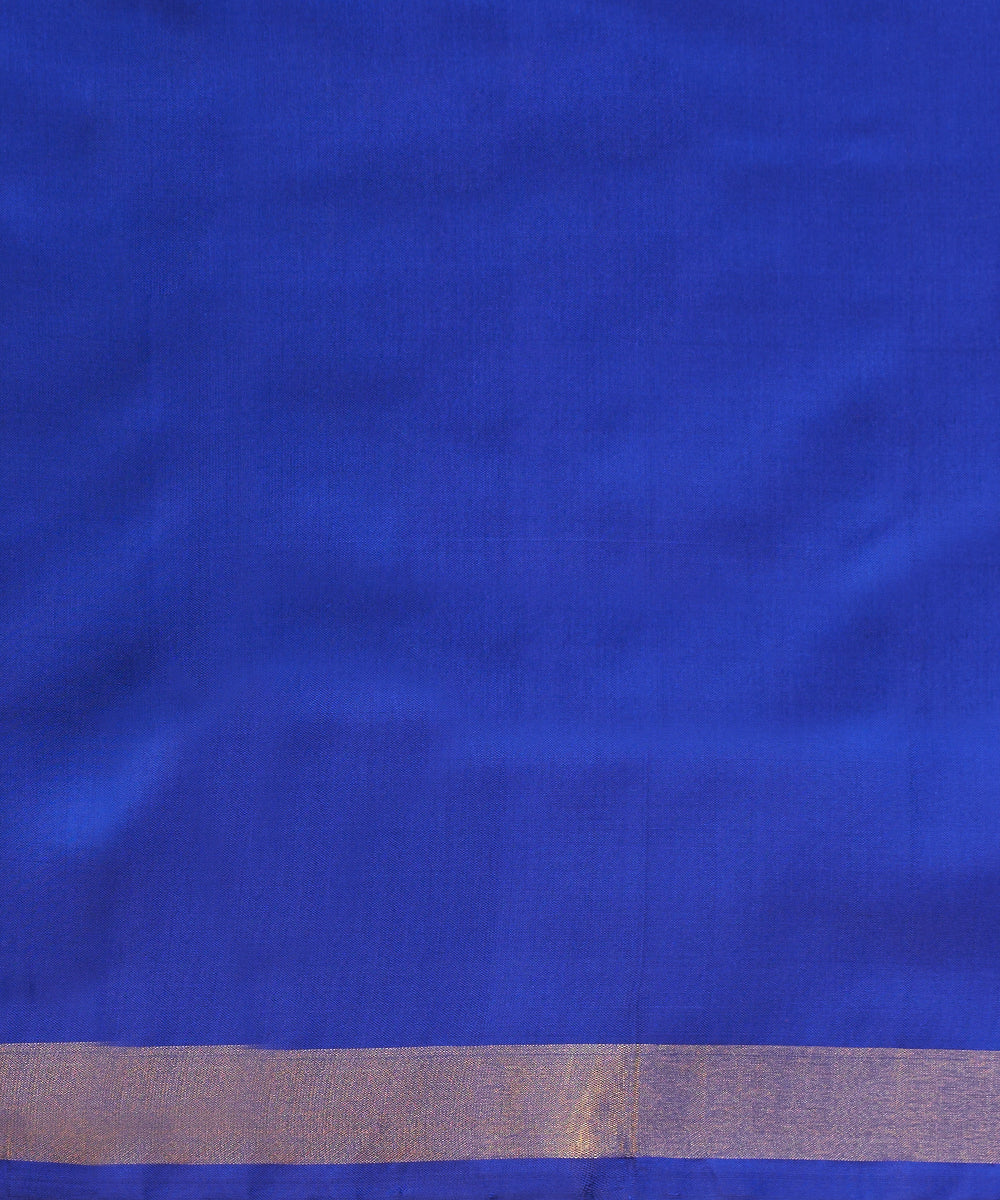 Pink_And_Blue_Handloom_Pure_Mulberry_Silk_Ikat_Patola_Saree_With_Tissue_Border_WeaverStory_05