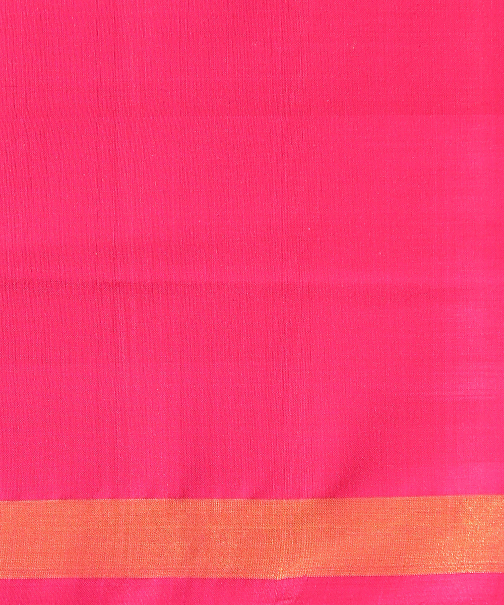 Handloom_Aqua_Green_And_Pink_Dual_Tone_Pure_Mulberry_Silk_Ikat_Patola_Saree_With_Tissue_Border_WeaverStory_05