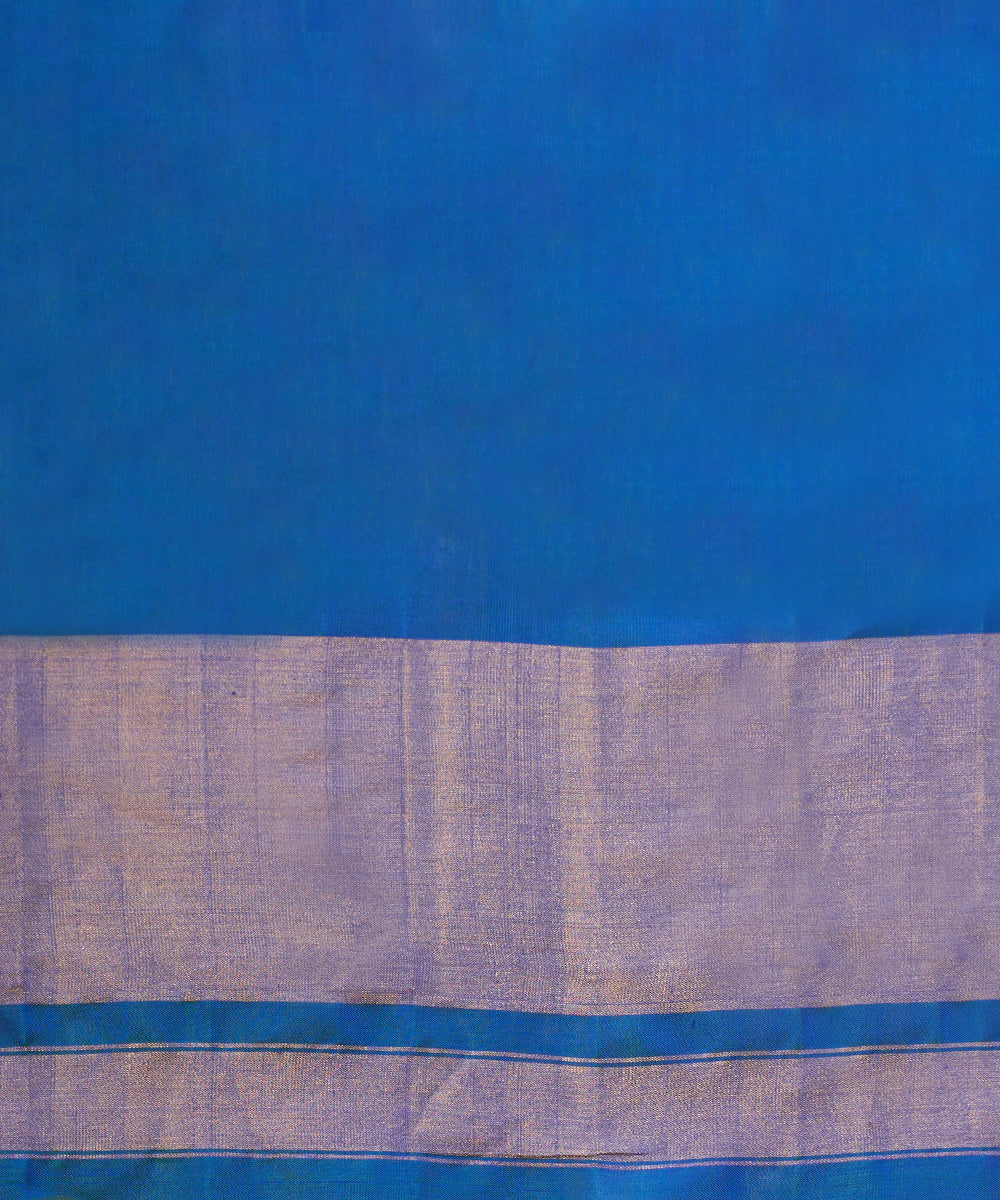 Handloom_Peacock_Blue_Dual_Tone_Pure_Mulberry_Silk_Ikat_Patola_Saree_With_Tissue_Border_WeaverStory_05