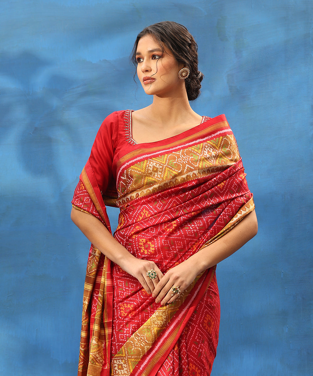 Maroon_Handloom_Pure_Mulberry_Silk_Ikat_Patola_Saree_With_Tissue_Border_WeaverStory_02