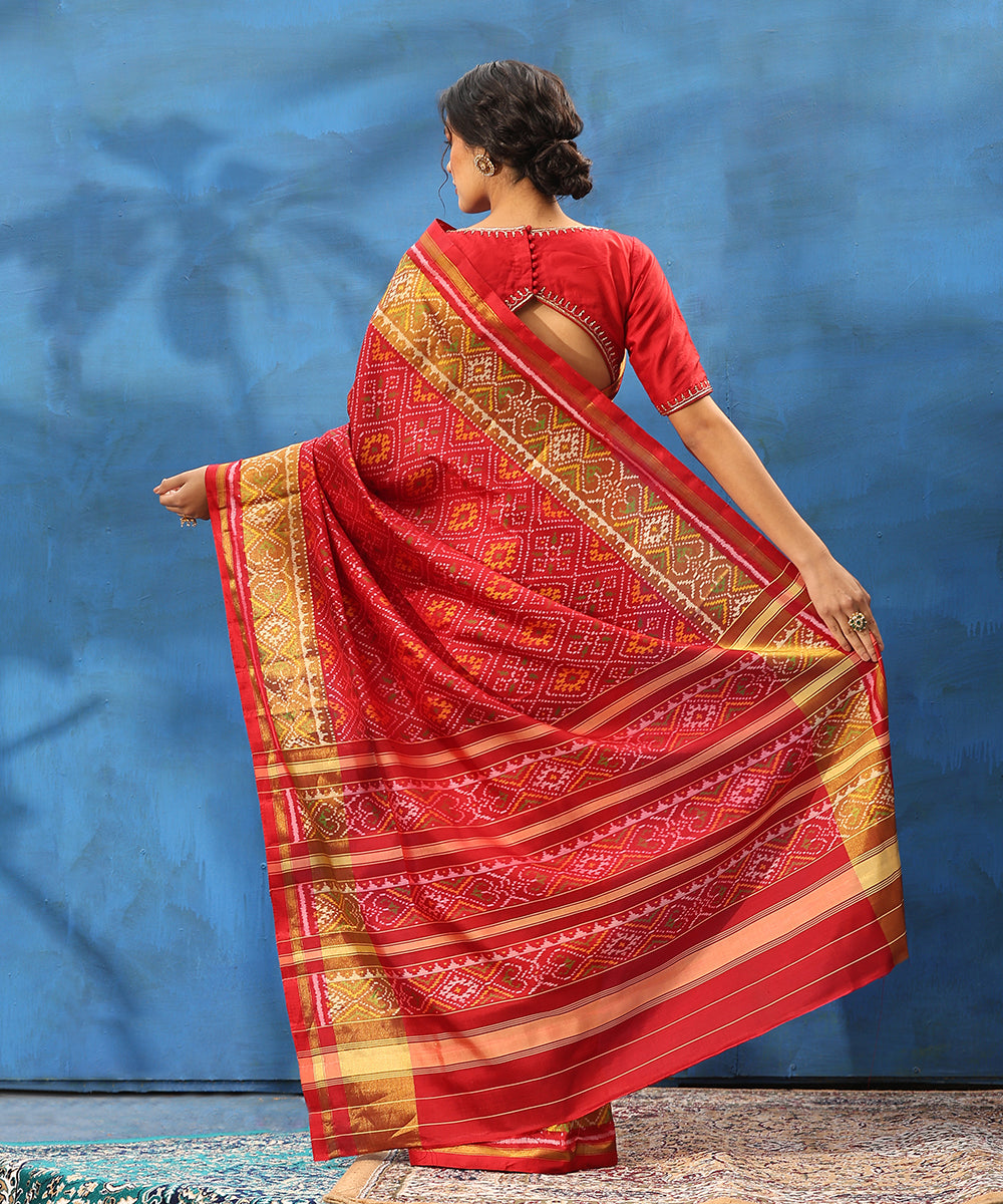 Maroon_Handloom_Pure_Mulberry_Silk_Ikat_Patola_Saree_With_Tissue_Border_WeaverStory_03