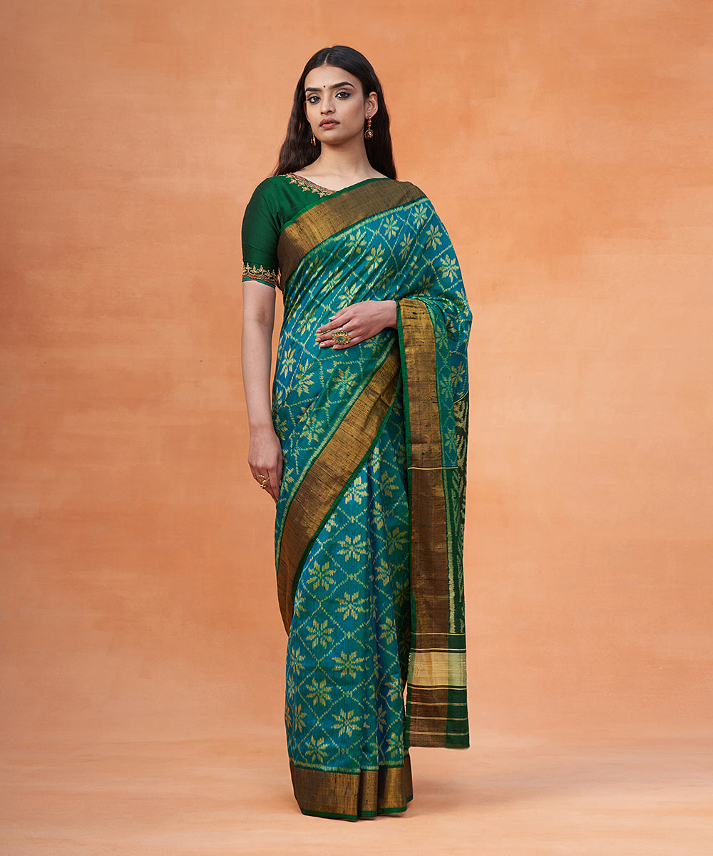 Peacock_Green_Dual_Tone_Handloom_Pure_Raw_Silk_Ikat_Patola_Saree_With_Zari_Border_WeaverStory_02