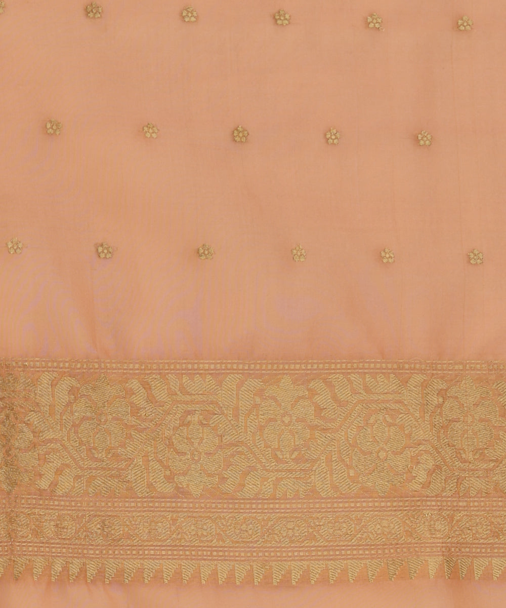 Handloom_Peach_Pure_Kora_Silk_Banarasi_Saree_With_Sona_Rupa_Booti_WeaverStory_05