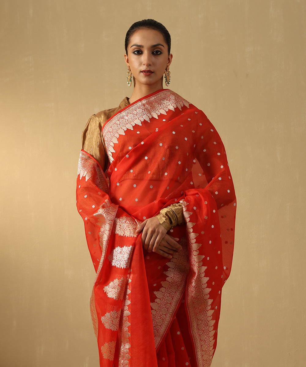 Tomato_Red_Handloom_Pure_Kora_Silk_Banarasi_Saree_With_Sona_Rupa_Booti_WeaverStory_01