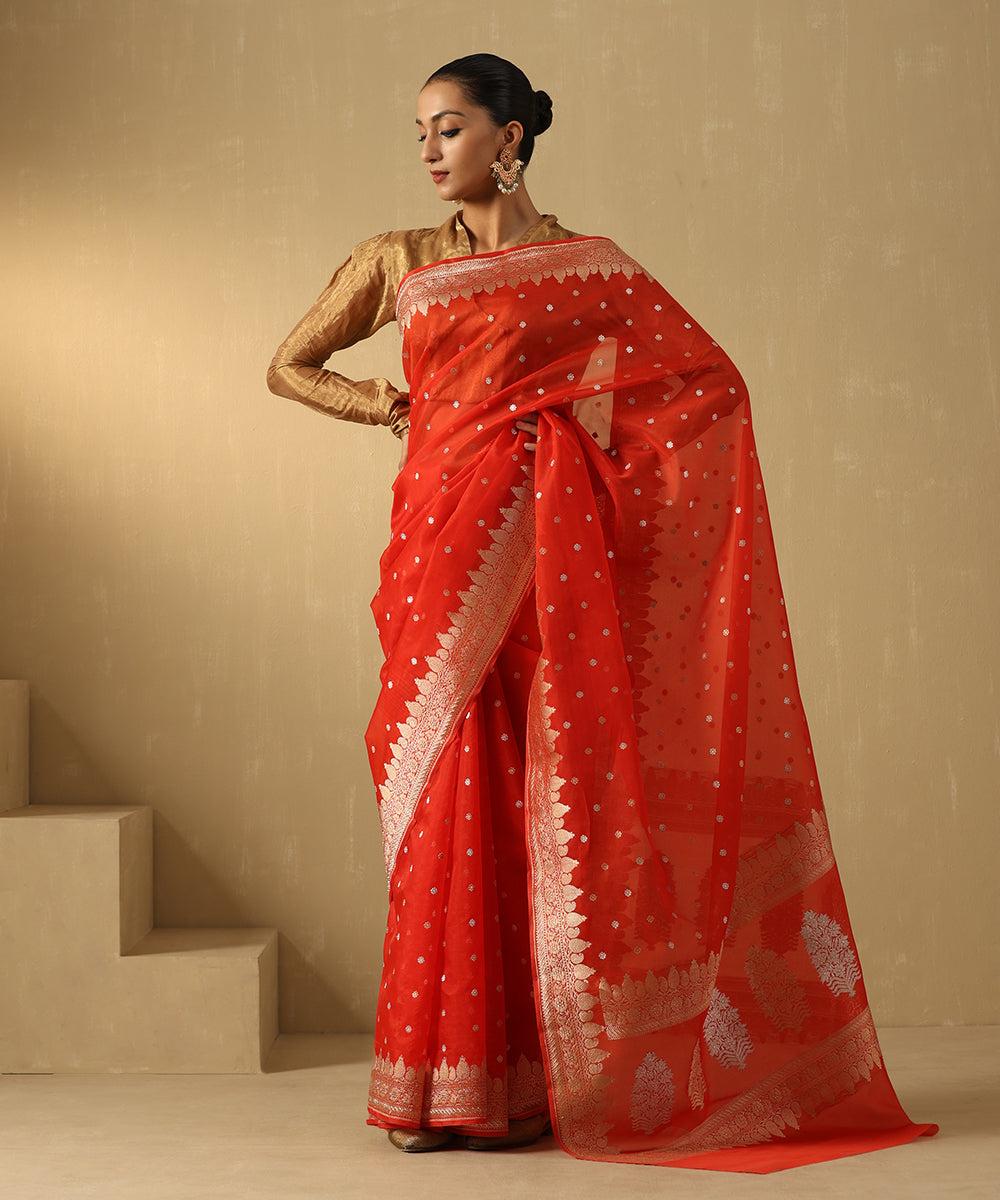 Tomato_Red_Handloom_Pure_Kora_Silk_Banarasi_Saree_With_Sona_Rupa_Booti_WeaverStory_02