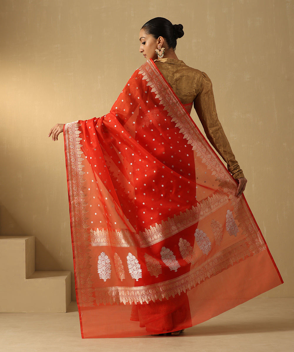 Tomato_Red_Handloom_Pure_Kora_Silk_Banarasi_Saree_With_Sona_Rupa_Booti_WeaverStory_03
