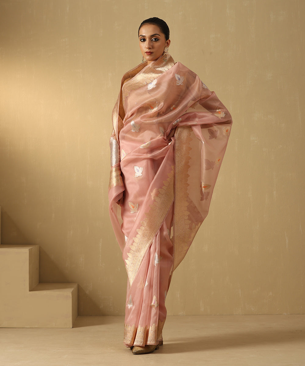 Dusty_Pink_Handloom_Pure_Kora_Silk_Banarasi_Saree_With_Sona_Rupa_Booti_WeaverStory_02