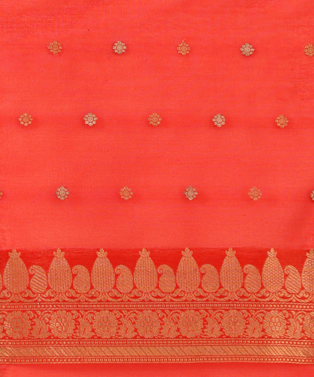 Red_Handloom_Pure_Kora_Silk_Banarasi_Saree_With_Sona_Rupa_Booti_And_Open_Border_WeaverStory_05