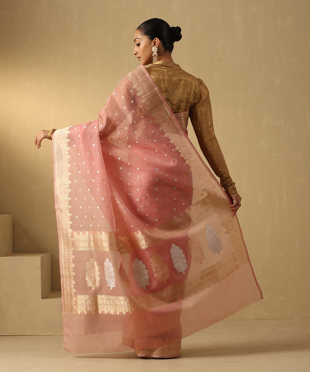 Handloom_Soft_Pink_Pure_Kora_Silk_Banarasi_Saree_With_Sona_Rupa_Booti_And_Floral_Border_WeaverStory_03