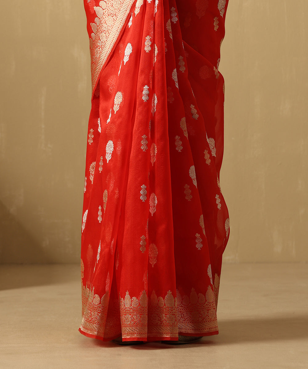 Red_Handloom_Pure_Kora_Silk_Banarasi_Saree_With_Sona_Rupa_Booti_And_Floral_Border_WeaverStory_04
