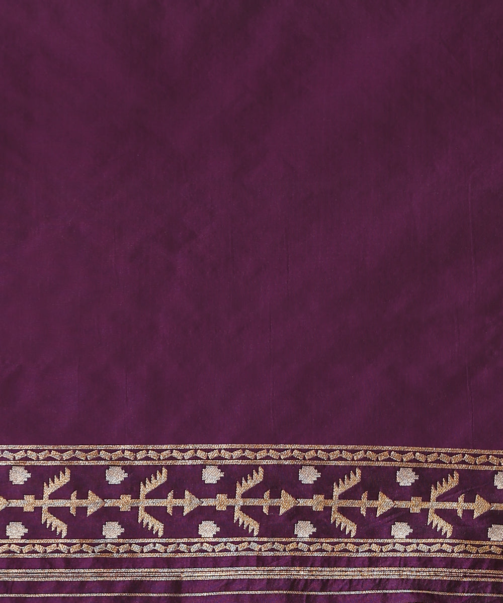 Purple_Handloom_Pure_Katan_Silk_Jamdani_Saree_With_Gold_And_Silver_Zari_And_Pink_Selvedge_WeaverStory_05