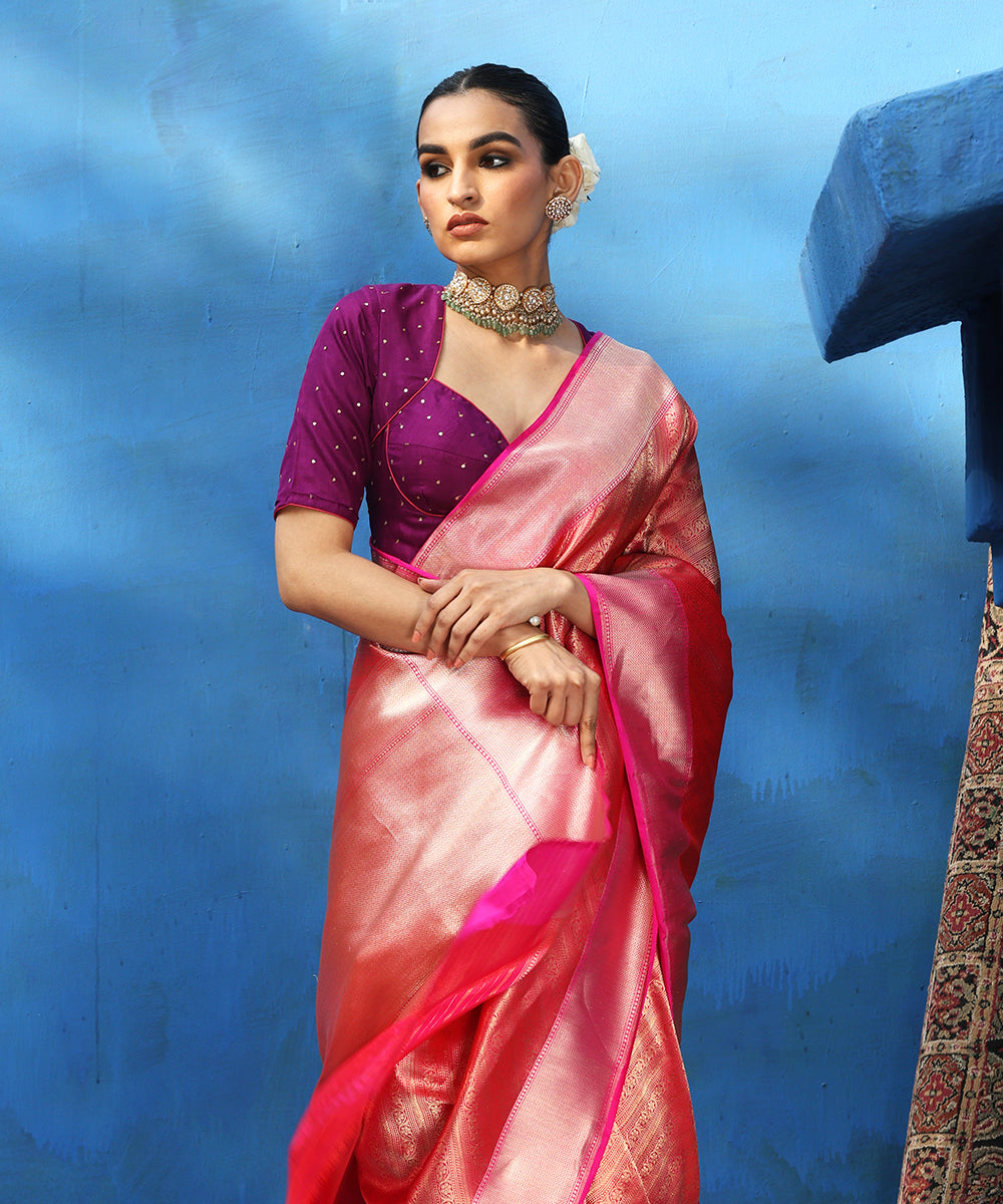 Handloom_Pink_And_Red_Dual_Tone_Pure_Katan_Silk_Zari_Tanchoi_Banarasi_Saree_WeaverStory_02