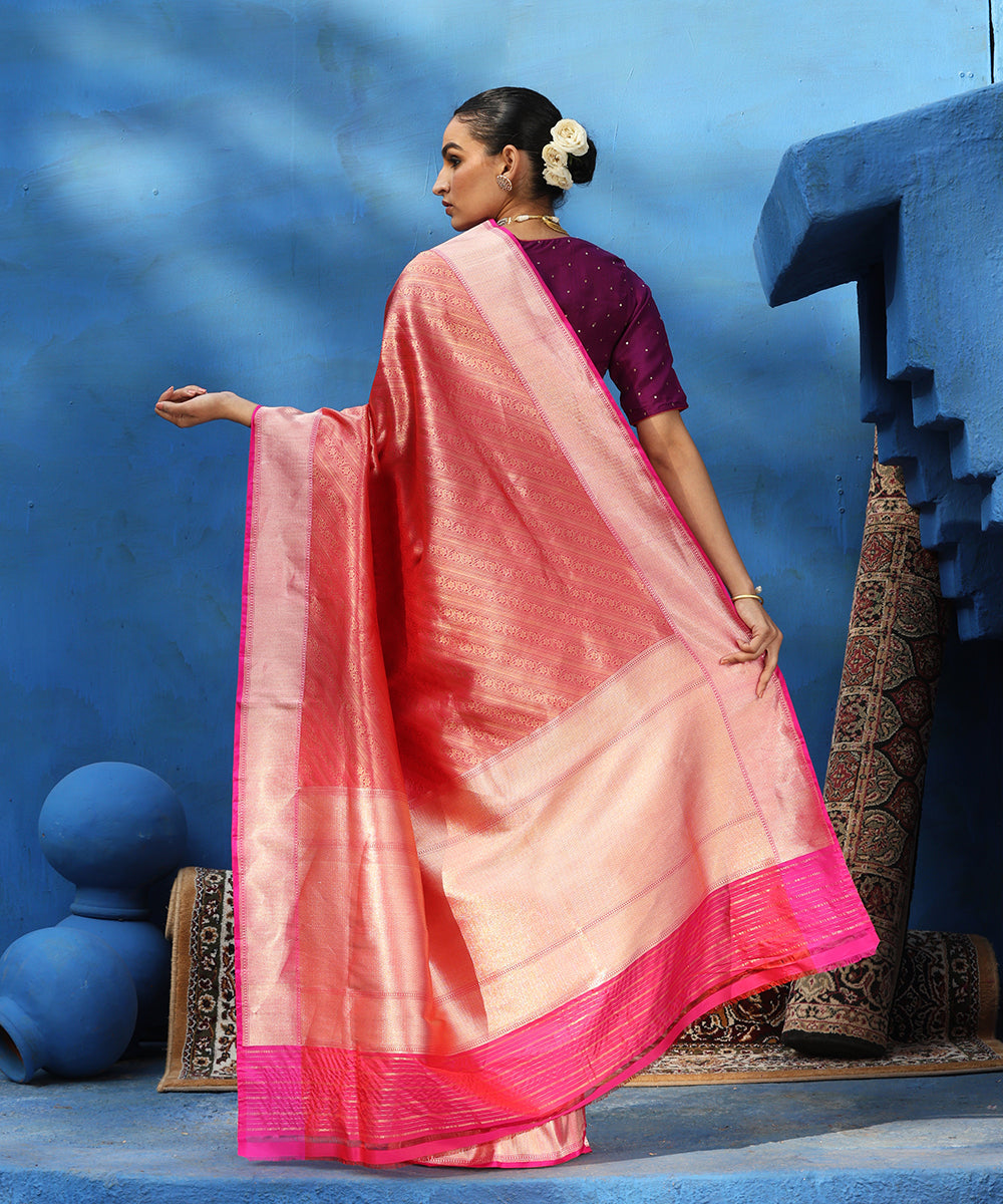 Handloom_Pink_And_Red_Dual_Tone_Pure_Katan_Silk_Zari_Tanchoi_Banarasi_Saree_WeaverStory_03