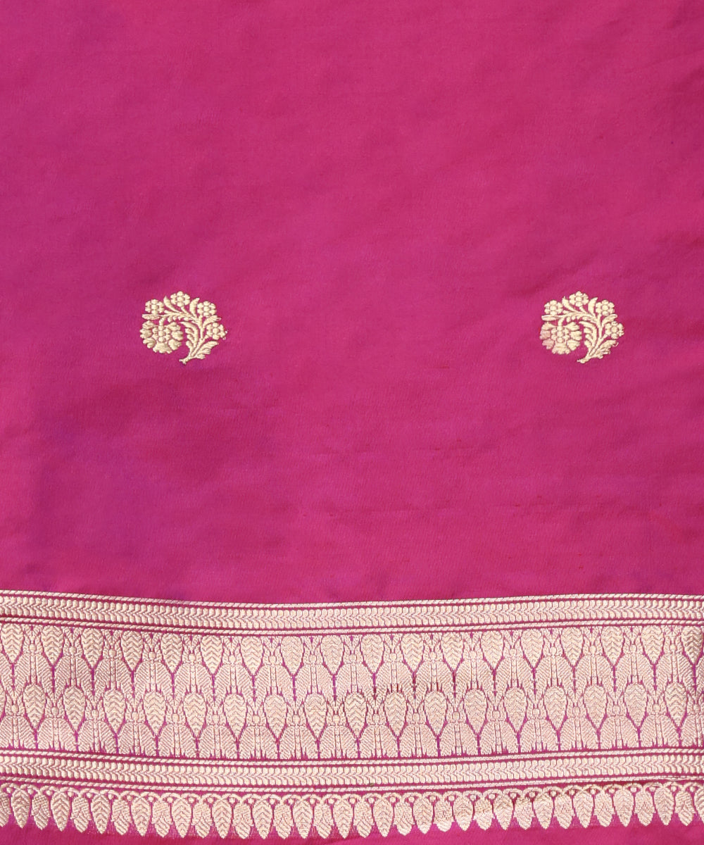Handloom_Red_Pure_Katan_Silk_Tanchoi_Banarasi_Saree_With_Purple_Border_WeaverStory_05