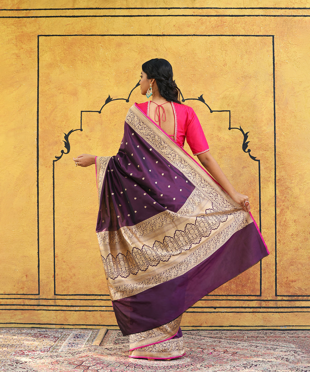 Handloom_Dark_Purple_Pure_Katan_Silk_Banarasi_Saree_With_Kadhwa_Booti_And_Plum_Selvedge_WeaverStory_03